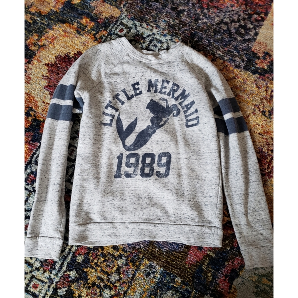 Sweatshirt top